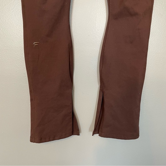 Fabletics | Define PowerHold® Split Hem Legging in Cacao Brown - Picture 7 of 14
